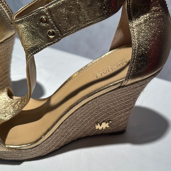 Michael Kors Gold High Heel Sandals with T-Strap - Picture 4 of 13